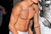 Decoding Justin Bieber: Experts Say Shirtless Stunts Are Strategic