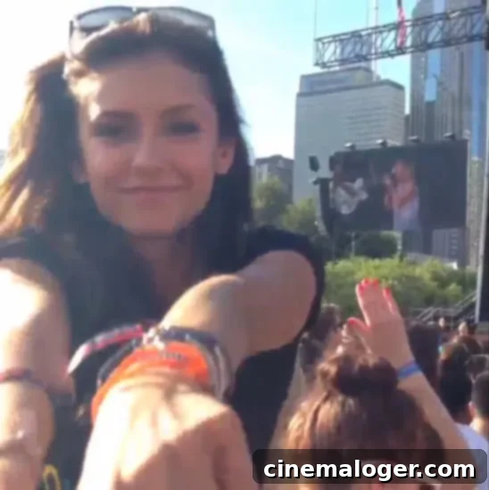 Nina Dobrev Sings Along To Ellie Goulding With A Handsome Mystery Man 1 featured 1159040