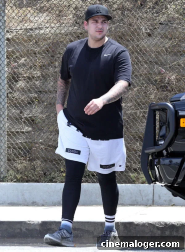 Rob Kardashian Reveals He Has A Son In Shocking Tweet 1 featured 1440897