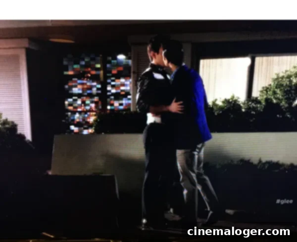 Glee Recap: Klaine Kiss Reignites Reunion Rumors 1 featured 1635217