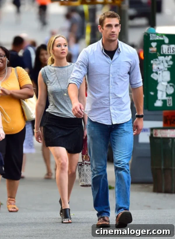 Jennifer Lawrence's Head-Turning Bodyguard: Unveiling Greg Lenz 1 featured 1744836