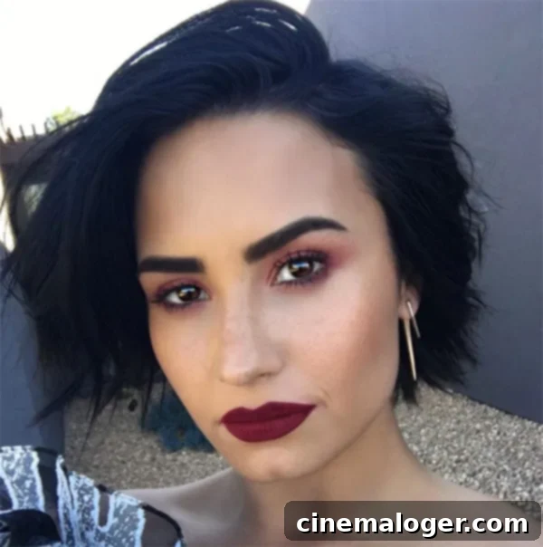 Demi Lovato'nun Bordo Güzelliği: Makyajını 10 Doların Altına Sen de Yap! 4 featured 2030089