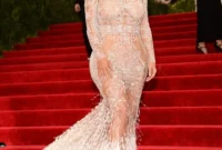 Kim Kardashian Eyes Met Steps for Epic Christmas Card