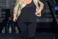 Kelly Clarkson Debuts Jaw Dropping Post Baby Figure