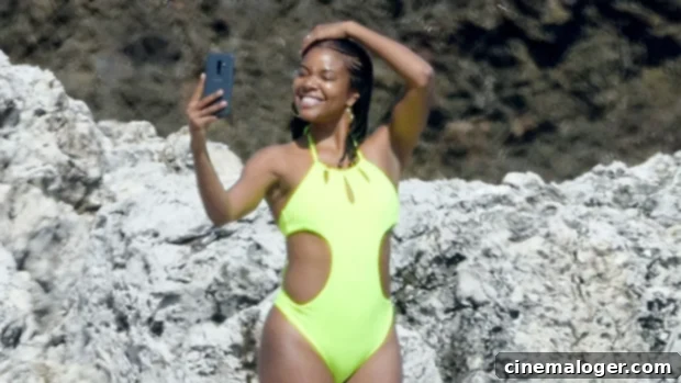 Holiday Heatwave: Stars' Sun-Soaked Bikini Christmas 1 featured 2924534