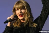 Taylor Swift Salutes Aretha Franklin’s Undying Legacy On Stage