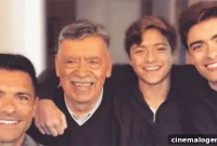 Like Father, Like Sons: Kelly Ripa’s Michael (21) and Joaquin (15) Mirror Dad (47) in Incredible 3-Gen Pic