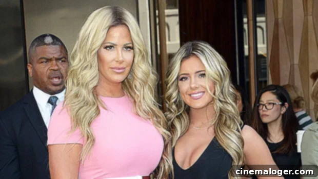 Kim Zolciak, 40, Displays Tiny Waist In Tight Jeans Pic Posted By Brielle 1 featured 3556374