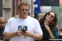 Emily Ratajkowski Flaunts Washboard Abs During Romantic Public Outing