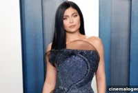 Kylie Jenner Flaunts Her Curves and Golden Blonde Tresses