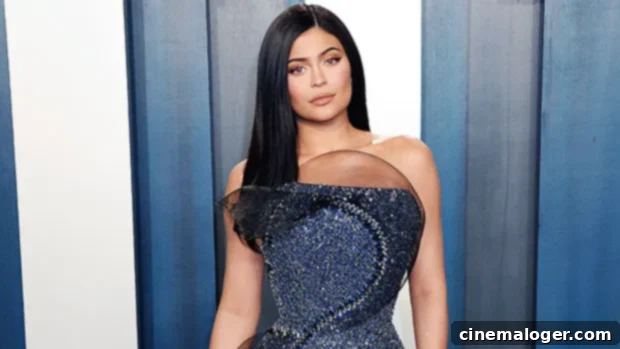 Kylie Jenner Flaunts Her Curves and Golden Blonde Tresses 1 featured 3962461