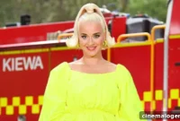 Katy Perry Flaunts Baby Bump With Orlando Bloom During Grocery Run