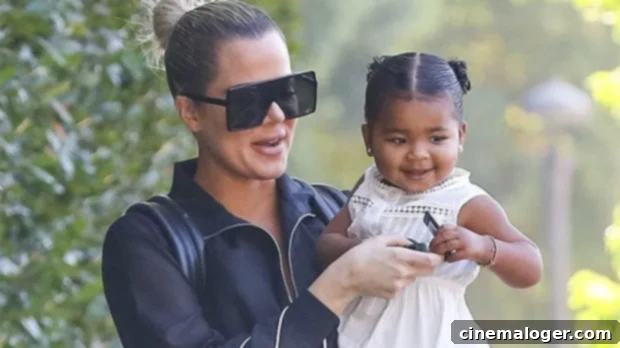 True Thompson Plays Tag With Mom Khloe Kardashian In An Adorable Outfit 1 featured 4005828