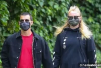 Sophie Turner Flaunts Baby Bump In Skintight Leggings With Joe