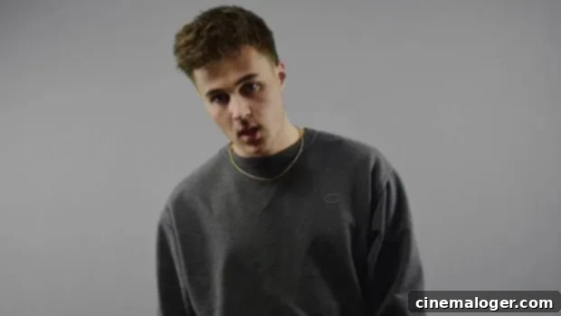 Munn Conquers His Past Demons In A Raw New Video For I Lost Myself 1 featured 4127941