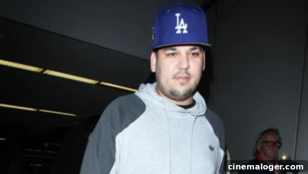 Rob Kardashian's Handsome Shirtless Selfie After a Great Pool Weekend 1 featured 4154445