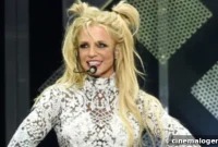 Britney Spears Sizzles in Salsa, Rocks Crop Top & Shorts