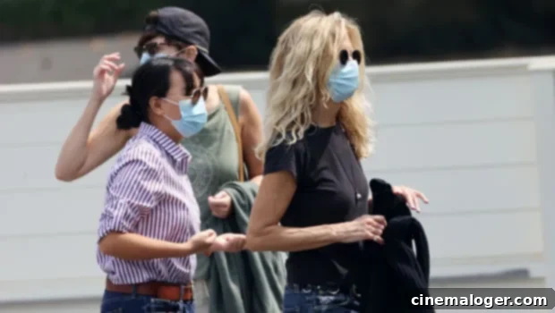 Meg Ryans Daughter Daisy 16 Looks So Grown Up On Shopping Trip With Her Mom 1 featured 4194269