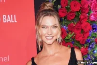 Karlie Kloss Confirms Pregnancy, Debuts Bare Baby Bump