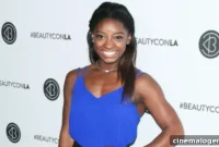 Simone Biles & Jonathan Owens Pack On The PDA During Romantic Dinner