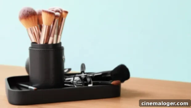 This Cult-Favorite 24-Piece Makeup Brush Set With 18,000+ Raves Is a Steal Under $30 1 featured 4299596