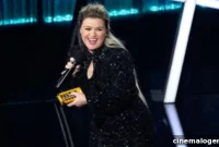 Kelly Clarkson’s Talk Show Success Prompts Ellen Time Slot Rumors