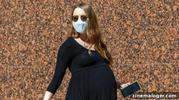 Radiant Emma Stone Flaunts Big Baby Bump In LA Post Cruella Preview 1 featured 4332870