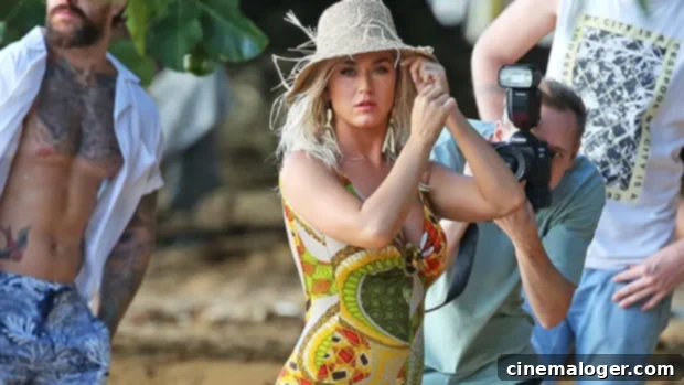 Mom Life In Hawaii: Katy Perry Cradles 6-Month-Old Daisy In Swimsuit 1 featured 4341801