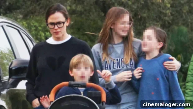 Jennifer Garner Gets Candid About Divorce's Toll On Her Children 1 featured 4345423