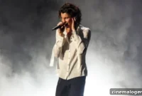 Shawn Mendes Covers Justin Bieber Peaches For TikTok Fans Go Wild