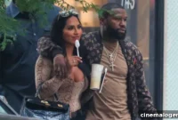 Mayweather Gets Close With Ex Nabila During NYC Stroll