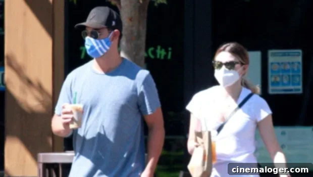 Taylor Lautner and Tay Dome's Sweet PDA: Twilight's Jacob Is Clearly Head Over Heels 1 featured 4492005