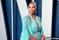 Chrissy Teigen Fires Back at Next-Level Haters Over Instagram Deletion Claims