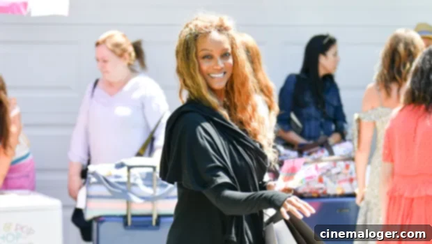 Tyra Banks' Natural Beauty Shines: Makeup-Free with Grey Hair 1 featured 4497957