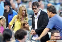 Sami Sheen 17 Pops Red Lip Selfie Despite Parental Drama