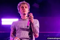 Machine Gun Kelly Rages at Grammys Over Album Snub