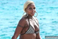 Mary J Blige 50 Stuns In Dior Bikini On Miami Beach