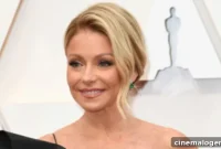 Retro Glam for Oscar Night: Kelly Ripa Channels Pam Anderson with New Bangs