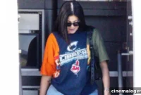 Kylie Jenner’s Makeup-Free Million-Dollar Flight in Daisy Dukes