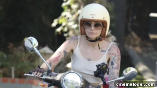 Paris Jackson LA'de scooter turunda askılı bluzuyla dikkat çekti 1 featured 4832009