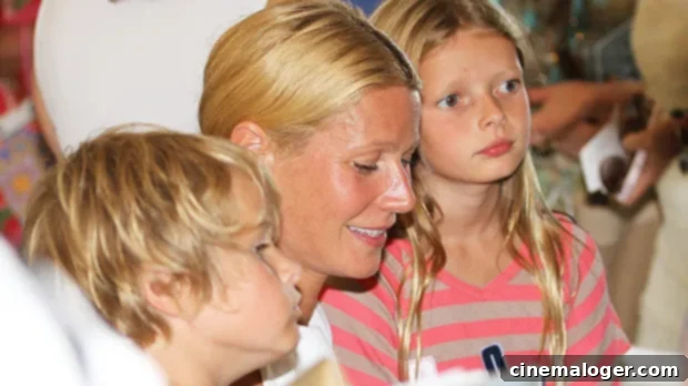 Gwyneth Paltrow And Her Lookalike Daughter Apple Share A Rare Moment With Son Moses 1 featured 4835209