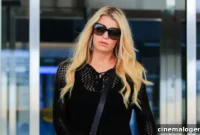 Jessica Simpson’s Green Booties Steal the Show in Daisy Dukes