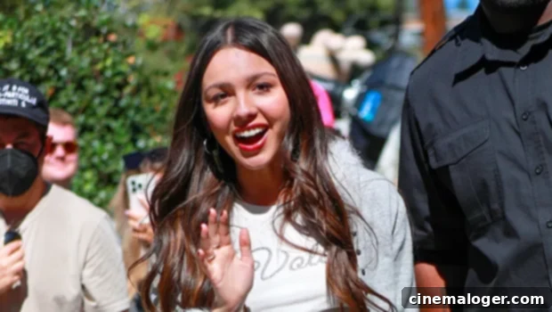 Olivia Rodrigo Recreates Britney's Iconic 'Baby One More Time' Schoolgirl Look 1 featured 4878094