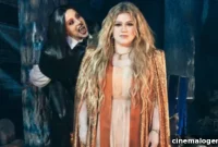 Kelly Clarkson Haunts Halloween Talk Show as Ghostly Stevie Nicks