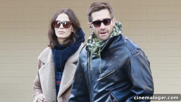 Jake Gyllenhaal and Jeanne Cadieu Share Rare Pre-Thanksgiving PDA 1 featured 4906953