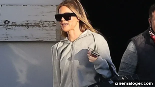 Sweatpants And Controversy: Khloe Kardashian's Latest Errand Look 1 featured 4986219