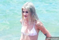 Sami Sheen 18’s Unexpected Bikini and Santa Hat Winter Shoot