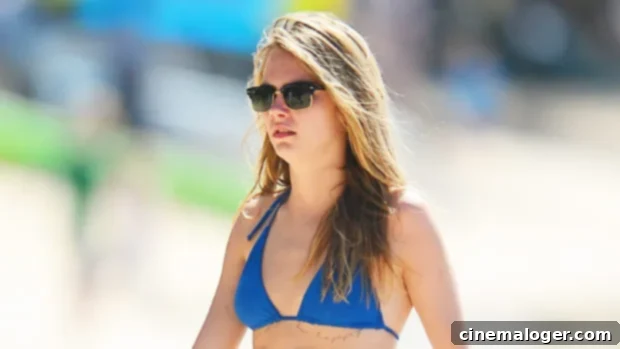 Cara Delevingne Sizzles in Thong Swimsuit on Cabo Vacation 1 featured 5027364