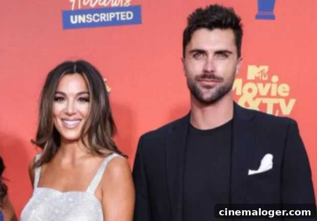 Selling the OC Spoilers: Did Tyler Stanaland and Alex Hall's Steamy Kiss Spark Romance? 1 featured 5159645
