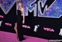 Taylor Swift’s Daring Black VMA Arrival
